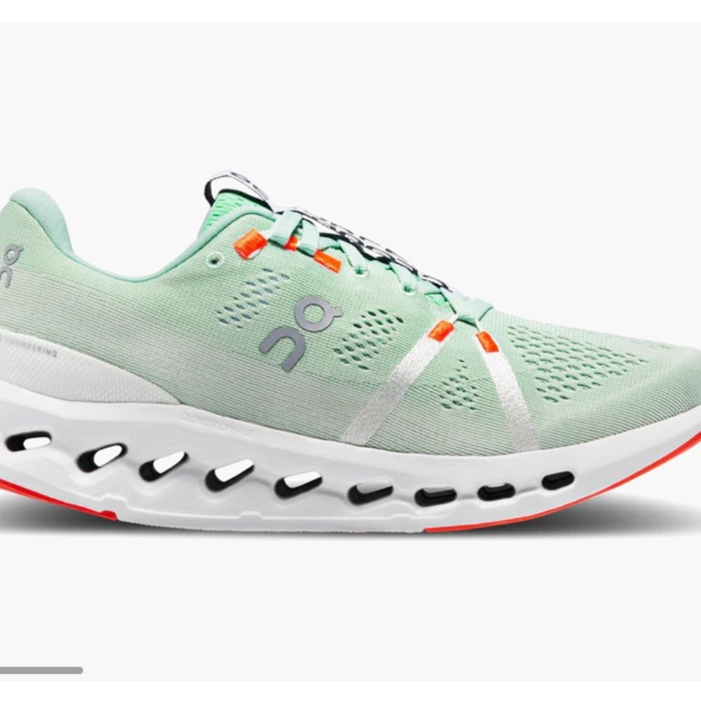 On Running Women's Mint Cloudsurfers